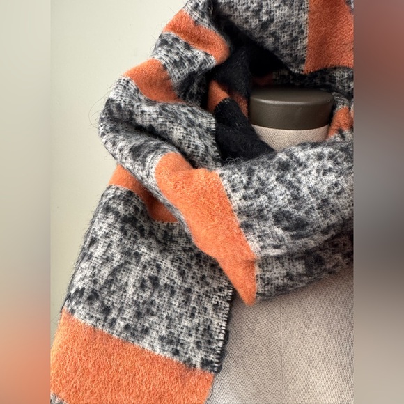 Cecchi e Cecchi Wool Scarf Orange and Black Stripes - Picture 8 of 16